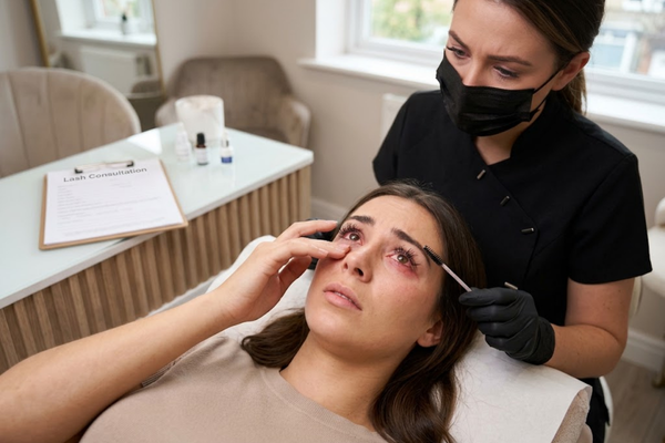 Why Professional Lash Removal Is Worth It